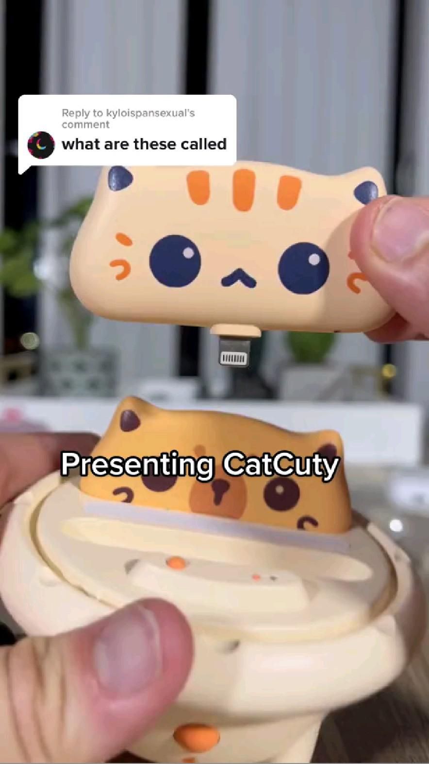 CatCuty Cat Spaceship Mini Power Bank