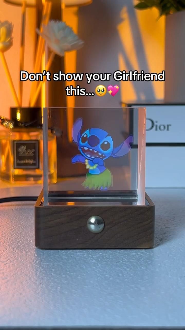 CuteVision Vision Cube Ultra Hologram Display