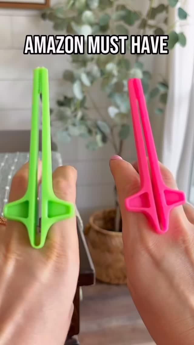 Finger Chopsticks Hands-Free Snack Tongs