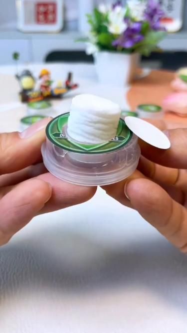 Press-Activated Dry-Wet Disinfecting Wet Wipes