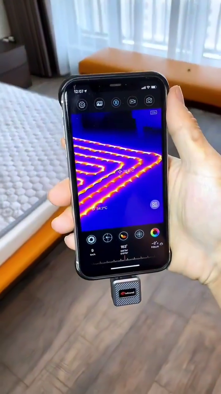 HIKMICRO MiniE Smartphone Thermal Camera