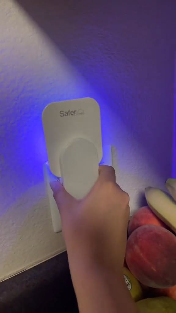 Safer Home UV Plug-In Flying Insect Trap