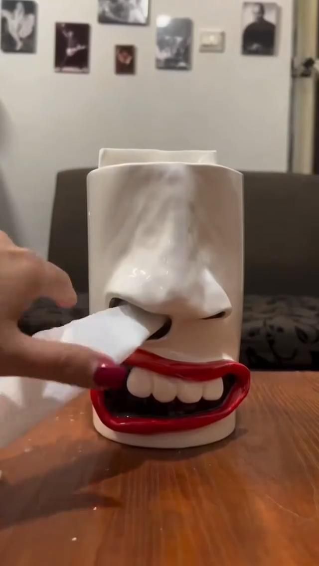 Novelty Face Nose-Pull Tissue Box Cover