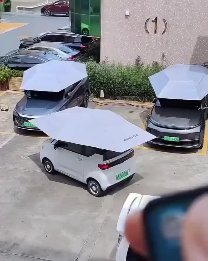 MANUOZHE Remote Retractable Car Umbrella