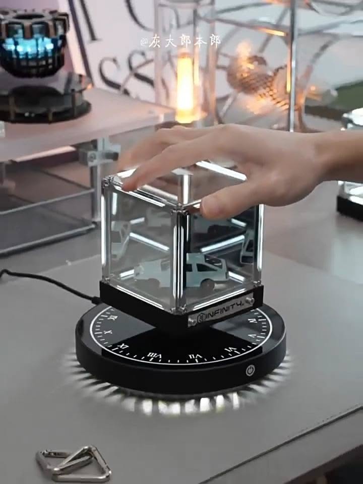 INFINITY Magnetic Levitation Cube Lamp