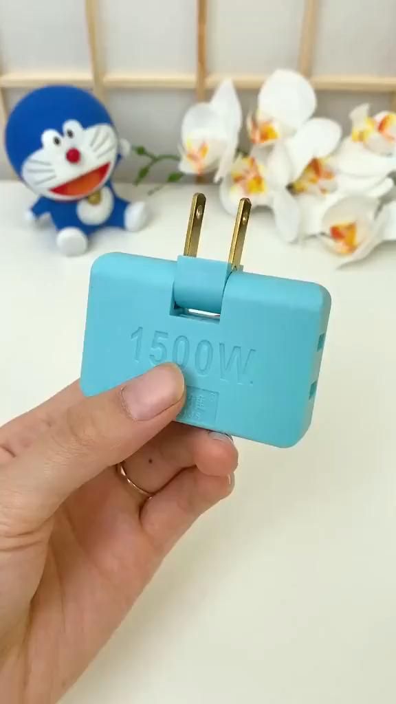 1500W 180° Foldable 3-in-1 Socket Converter