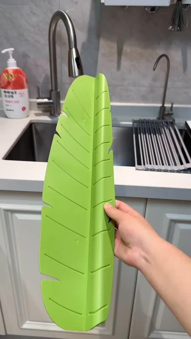 Leaf Splash Guard Sink Faucet Shield