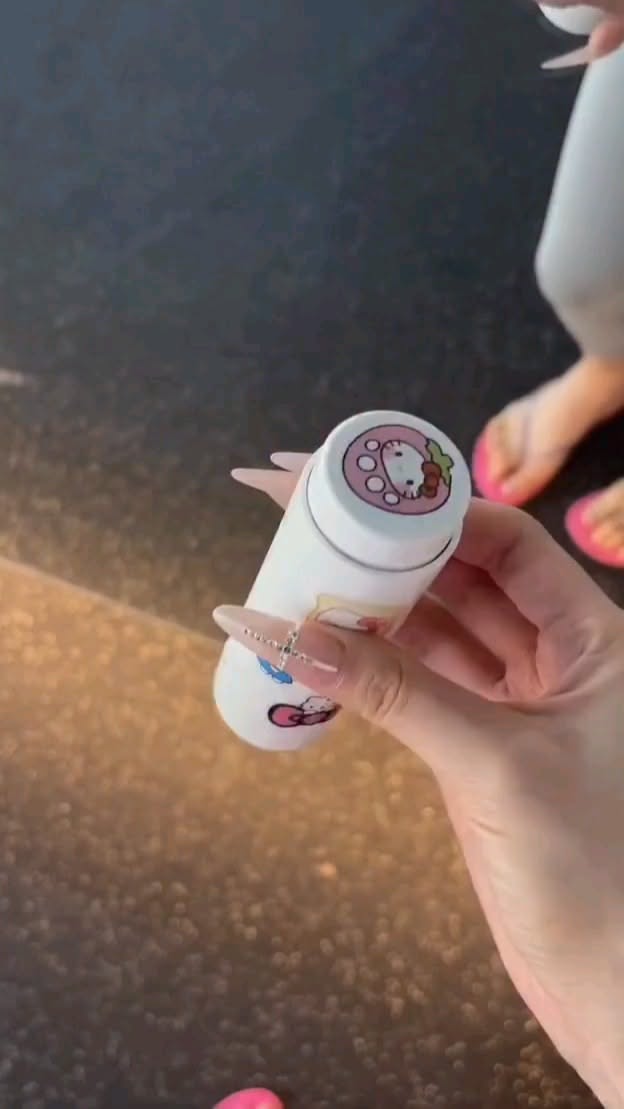 Hello Kitty Dual-Outlet Cigarette Dispenser Case