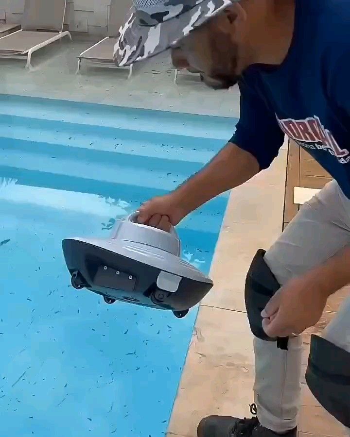 GRENNIX Self-Parking Cordless Pool Cleaner