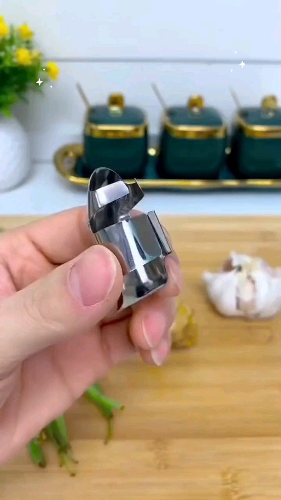 Akshar Gadget Stainless Steel Finger Peeler
