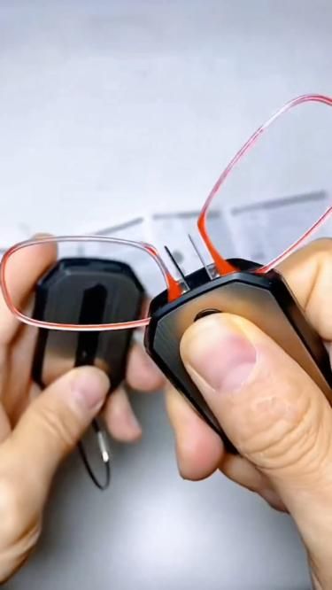 ThinOptics Universal Pod Portable Reading Glasses