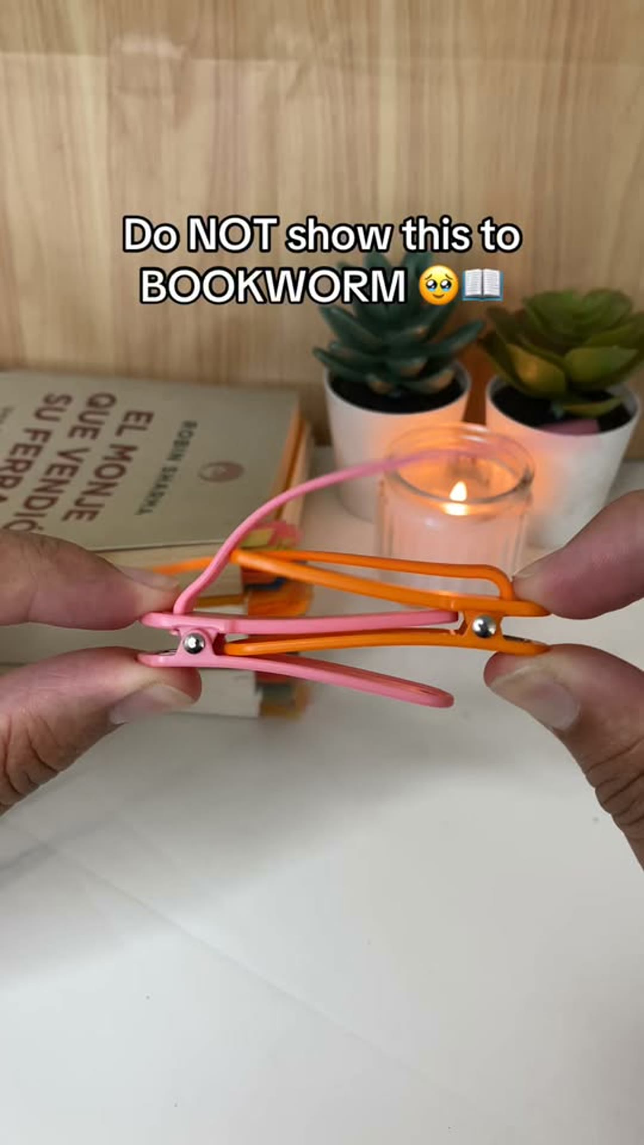 SMUK Silicone Auto-Tracking Bookmark Clip