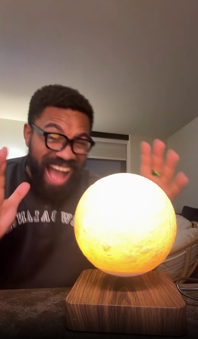VGAzer Magnetic Levitating Moon Lamp