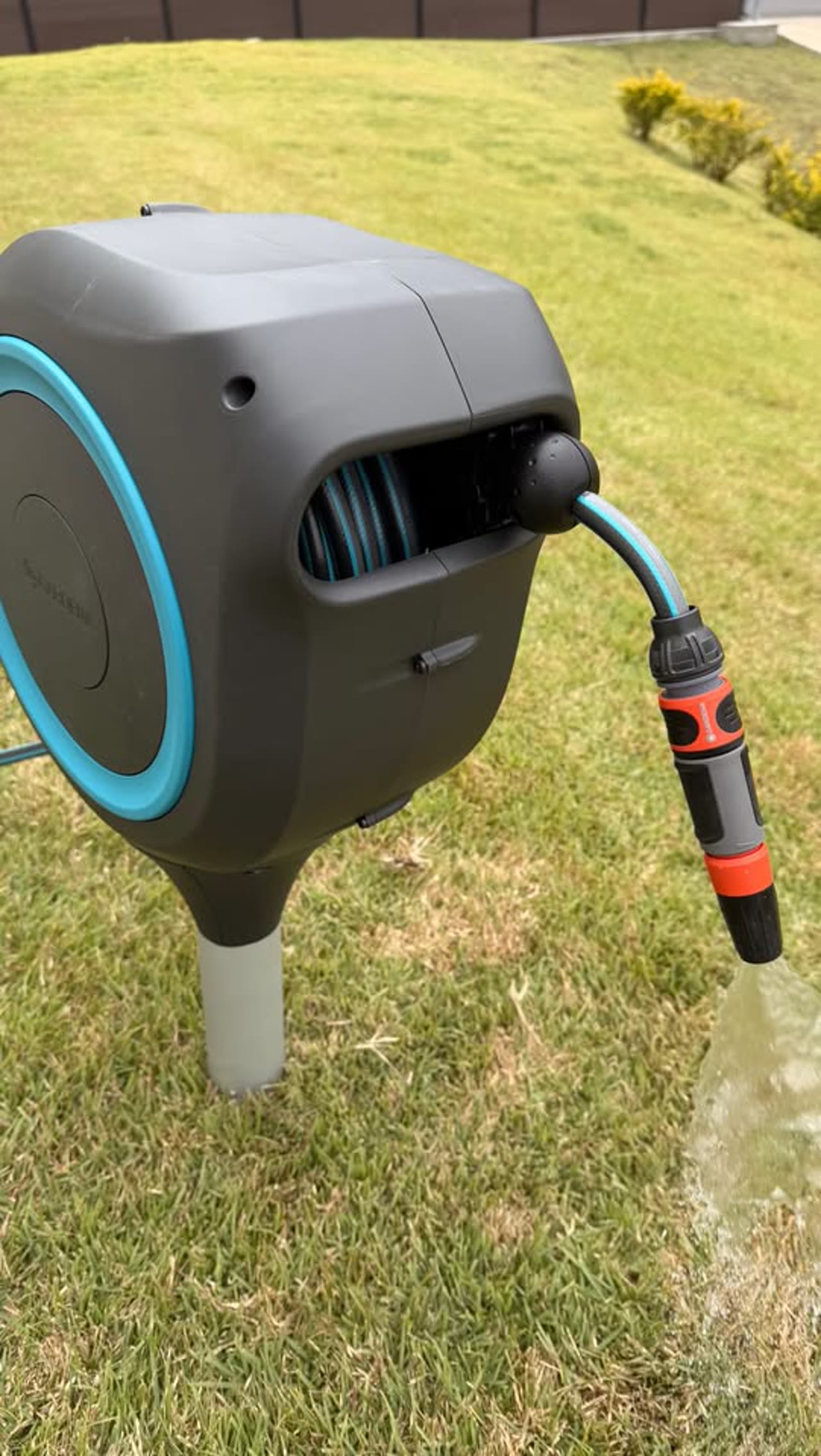 GARDENA RollUp M Spike-Base Retractable Hose Reel