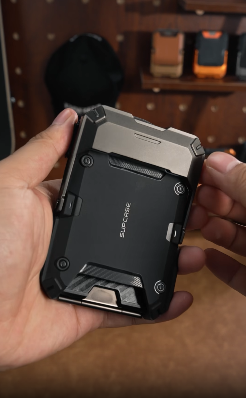 SUPCASE Adjustable Stand MagSafe Wallet